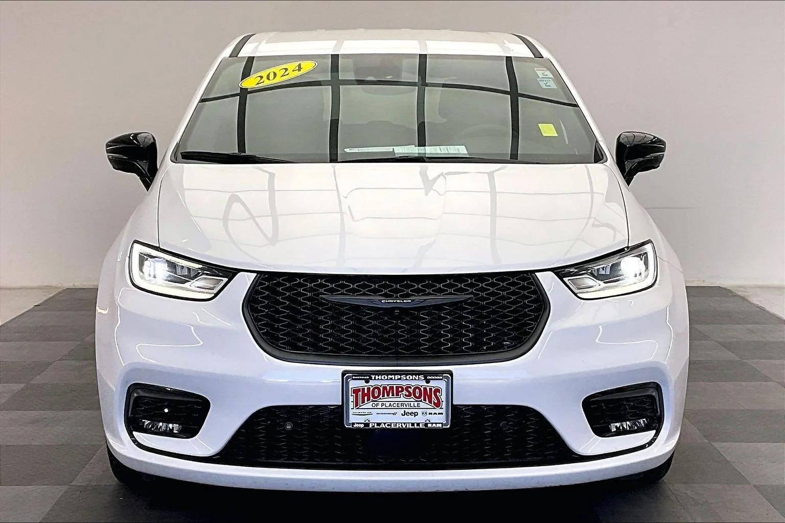 chrysler pacifica phev 2024 2C4RC1S7XRR115254 image chrysler pacifica phev 2024 2C4RC1S7XRR115254 image